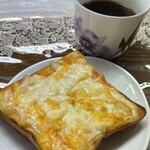 小さなパン小屋 一休 - チーズトースト