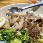 ร้านสุวรรณภูมิเฟอร์นิเจอร์ไม้สัก - 