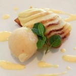 エルルカン・ビス - 13.12月　キャラメリゼしたリンゴ添え杏のケーキ