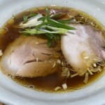 中華そば うえまち - 看板メニューの中華そば　醤油