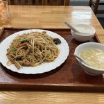 中国家庭料理 貴楽 - 豚肉と野菜の焼きそば(750円)