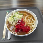 ニューラッキー食堂 千葉工場店 - カレーう“丼” っていうメニュー。カレーうどんの下にライスが仕込まれてる。一石二鳥♪(笑)