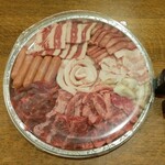 焼肉ぐりぐり家  PREMIUM本庄店 - 焼肉オールスターセット1kg タレ２本付き (税込)3,200円 ※開封前 (2024.01.14)