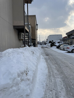 Menya Setsugekka - 店の裏に続く道を進むと駐車場があります