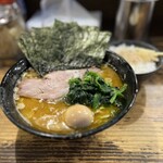 家系ラーメン クックら - かためおおめ味玉ライス　今日はパワフルスープ！