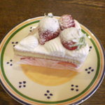 L'hiver d'enfance - いちごのショートケーキ（４２０円）