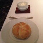 銀座 ハプスブルク・ファイルヒェン - ホイップバターとカイザーセンメル