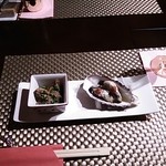 カクレヤラセラヴィ - 前菜・牛スジ煮込み、牡蠣のオイル蒸し