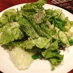 ワンアンドオンリー - グリーンサラダ。
      かなりの大盛り。