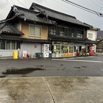 須崎食料品店 - 一見うどんを提供しているとは思えない。