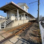 日の出食堂 - 山西駅。　ホント小さな駅です。