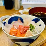Koga Sengyoten - 海鮮丼