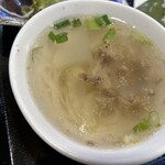 ケーイチェンマイ - 麺以外のランチに全部つくこのスープが屋台ラーメンのベースになってると思われ。本当に滋味深く美味しい。