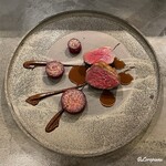 カーサ・デル・チーボ - 未経産の黒毛和牛のランプ肉のアッロースト 黒ニンニクのソース