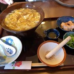 五島うどんと酒菜 はちびら - 