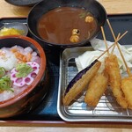 Kaisen Resutoran Uoteru Suisan - 漁師丼と串揚げランチ