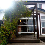 エグ・ヴィヴ - お店の入口