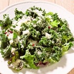 ケールと温泉卵のシーザーサラダ