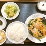 張広東飯店　桜園 - ランチセット全景