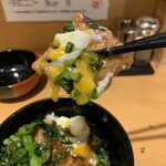 Buta Daigaku - 豚肉に温玉の黄身
