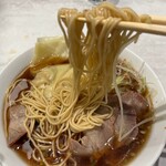 MS. CASABLANCA - ■冬の麺　熟成広東チャーシューワンタン麺・点心セット￥2,475（税込）…メニューに記載の通り、鶏ガラ醤油味のスープに細ストレート麺。味のしみ込んだ叉焼と肉感のあるワンタンは、味わい深い。