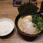 横浜家系ラーメン 銀家 - 