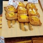 ベーカリー Roti - パンプキンプリンほか