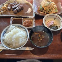 横浜瀬里奈 ステーキドーム - 