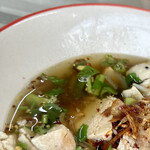 ก๋วยเตี๋ยวไก่นายอุ๋ย - 