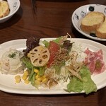 パスタの店 山猫軒 - サラダと前菜にトーストです☆　2024-0113訪問