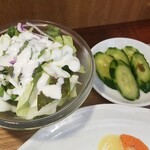 キッチン ブルー グローブ - サラダ、お新香のアップ