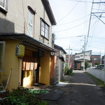 Ajidokoro Tombi - 超私有地の路地裏にポツンとある店