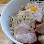 大仙 - にんにくと背脂 パルメジャーノチーズ 温泉卵追加