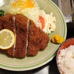 成田屋牛焼肉とんかつ - 