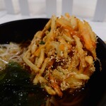 食堂 けやき - 油っぽさがないサックサクの野菜かき揚げ。