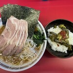 家系ラーメン 佐々喜家 - 喜ラーメン900円＋トッピングチャーシュー200円＋無料ライス