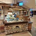 Wine&Cheese 北海道興農社 - お店。