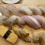 Yataizushi - 鯛、イカ、ツブ貝、ゲソ、ハマチ、玉子、穴子