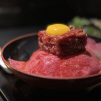 個室焼肉 富士門 恵比寿 - 究極のユッケ丼・紅