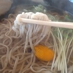 萩屋 - 平打ちの麺