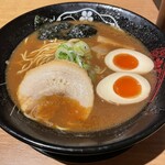 金澤濃厚豚骨ラーメン 神仙 - 味玉豚骨醤油ラーメン