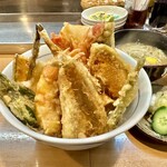天ぷら 大樹 - 天丼(ひげ天にんにく、納豆大葉巻追加)