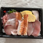 江山鮮魚店 - 海鮮ちらし→これだけのボリューム、新鮮さで600円❣️