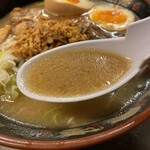 Kagoshima Ramen Ton Toro - スープ