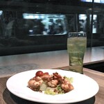 RESTAURANT PLATINUM FISH - ガーリックシュリンプ ＆ 電車スカッシュ（山手線）