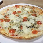 RESTAURANT PLATINUM FISH - ピザ（マルゲリータ）