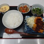 Ooshima Tei - ●日替わりランチ　650円
                        
                        を注文してみた
                        
                        日替わりランチなので、当然メインや小鉢のおかずも
                        その日その日で変わるのだろうなあ❔