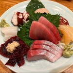 里芋 - 本日のお刺身 おまかせ盛り合わせ 1500円〜
                                （写真は2人前）