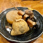すえひろ - おでん(大根、鯨コロ、鰯つみれ、巾着 ねぎ)