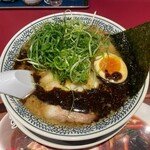 丸源ラーメン - 熟成醤油とんこつ黒（ドッカンねぎ入り）